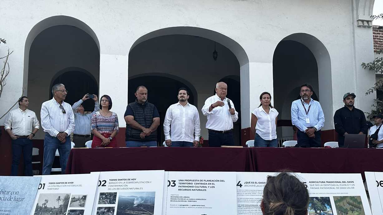 Gobierno y Ciudadanos se reúnen para revisar colectivamente el Plan de Desarrollo Urbano de Todos Santos, Baja California Sur, y fortalecer el diálogo social.